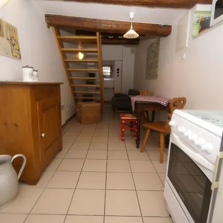 Vintage In With Terrace *